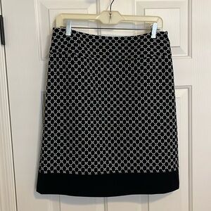 Ann Taylor B/W Skirt size 10